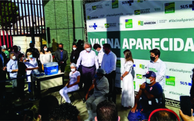 Técnica em enfermagem do HMAP é a primeira profissional do município de Aparecida a ser vacinada contra Covid-19
