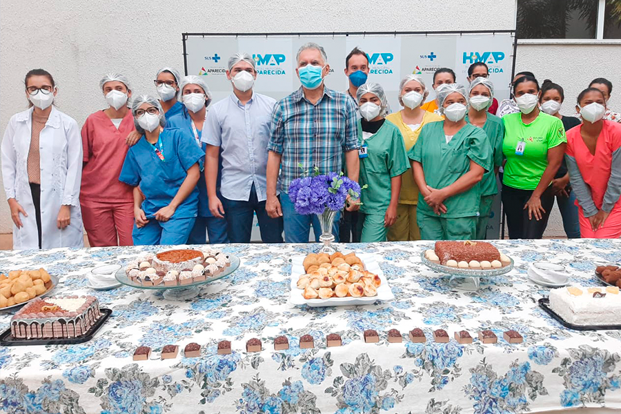 Ex-paciente proporciona lanche para os colaboradores do Hospital Municipal de Aparecida de Goiânia (HMAP) em agradecimento ao carinho e cuidado recebido